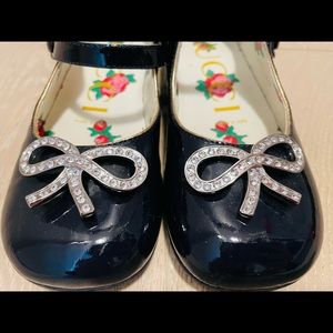 Gucci girl’s ballerina leather shoes with crystal bow